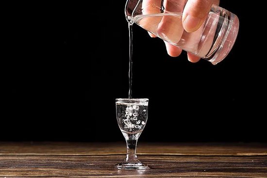 金来源配资 白酒业绩寻底, 谁能穿越周期?